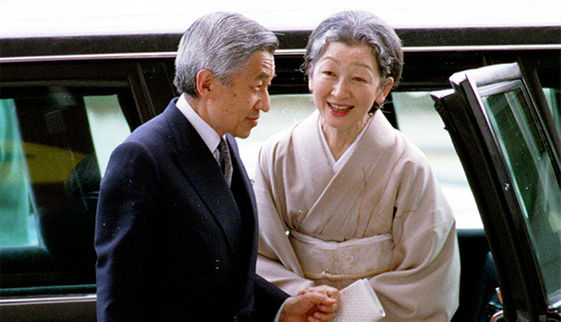 日本美智子皇后不與皇室妥協 曾絕食爭取親自哺育小孩 日本美智子皇后不與皇室妥協 曾絕食爭取親自哺育小孩