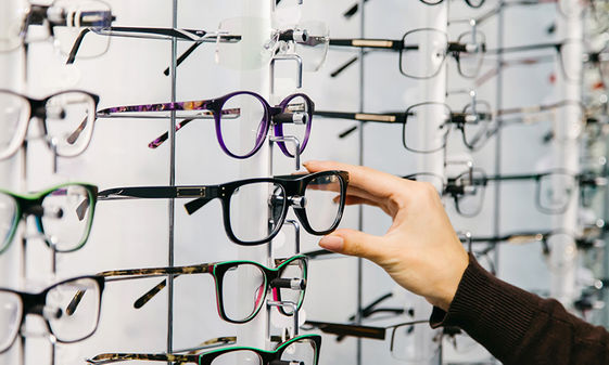 眼科醫生的配鏡建議 最好的眼鏡就是讓人忘了它的存在 康健雜誌